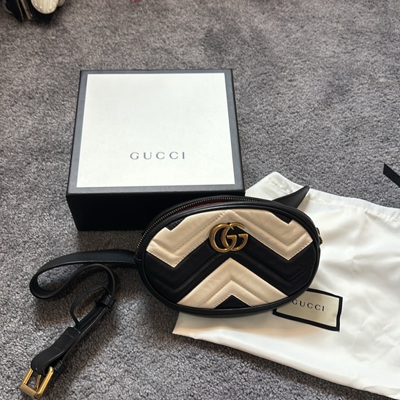 ♥️Authentic Gucci Belt bag - Picture 1 of 13